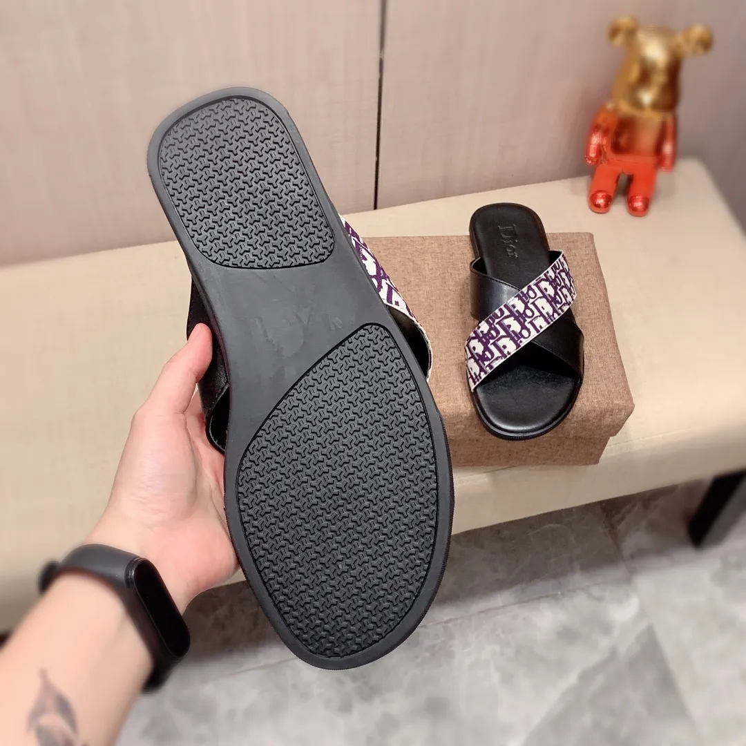 Slippers: New model factory price 220: 🎩🎩🔥🔥《Dior* 》【High·Version】Series of slippers, top purchasing agent🔍🔍Men's 2020 counters are on sale at the same time, imported from Italy, original selected cowhide, exquisite workmanship,), sole: (super comfortable) original factory special supply Original sole, ⚠️Exclusive double-layer movable molded sole, super comfortable⚠️, real shot 🎬The real thing is more beautiful🔍🔍original quality, you can go in and out of the counter at will, 266 positive code 38-44, long-term availability
